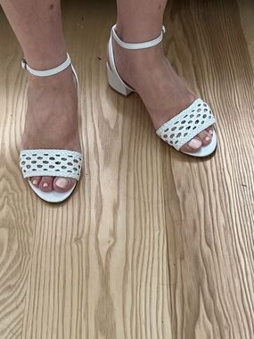 Agl White Woven Leather Block Heel Sandals Ankle Strap size 38.5/US 8.5 Italy